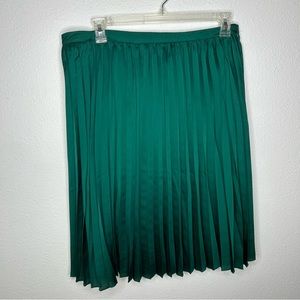 Women’s Pleated Skirt Emerald Green. Size 16